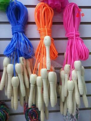 木柄PVC跳绳 减肥健身的理想选择